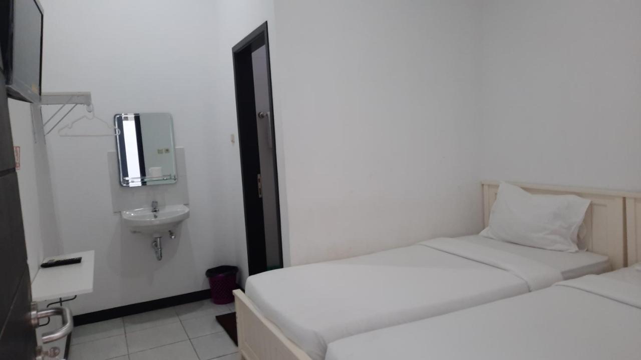 Cozy Stay Kupang Kupang  Exterior foto